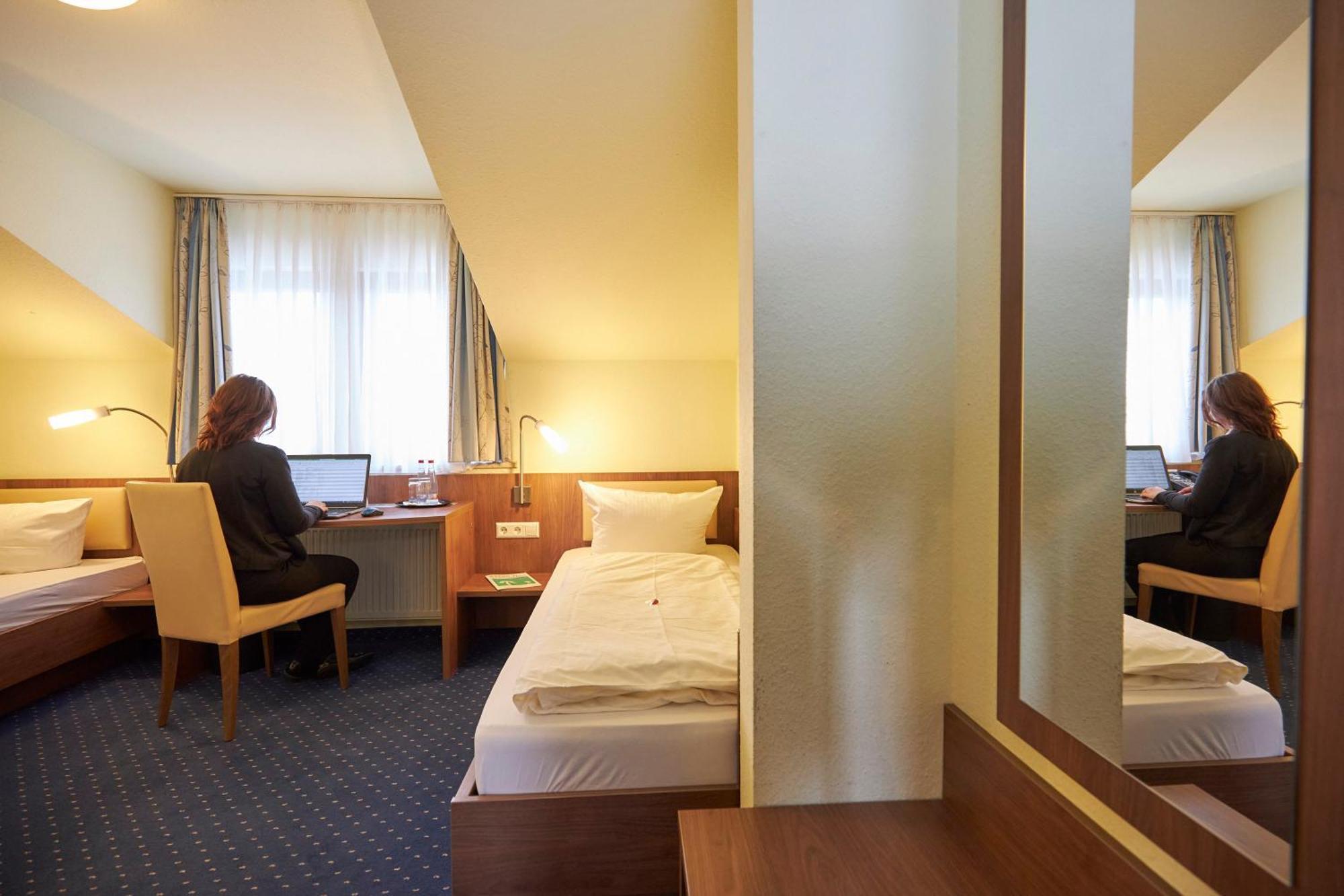 Flair Hotel Landgasthof Roger Löwenstein エクステリア 写真
